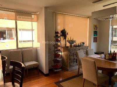 Apartamento de 2 alcobas en venta en Rosales Refugio, Bogotá, 170 m² · foto 2 de 17