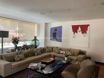Apartamento de 2 alcobas en venta en Rosales Refugio, Bogotá, 170 m² · foto 3 de 17
