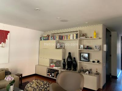 Apartamento de 2 alcobas en venta en Rosales Refugio, Bogotá, 170 m² · foto 5 de 17