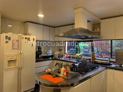 Apartamento de 4 alcobas en venta en Bogota| Sector La Cabrera, Bogotá, 280 m² · foto 3 de 8