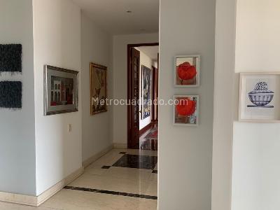 Apartamento en venta en Santa Barbara Alta, Bogotá · foto 2 de 18