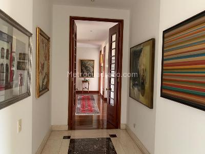 Apartamento en venta en Santa Barbara Alta, Bogotá · foto 9 de 18