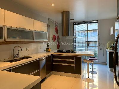 Apartamento de 3 alcobas en venta en Chico Reservado, Bogotá, 256 m² · foto 8 de 20
