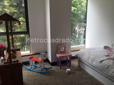 Apartamento de 3 alcobas en arriendo en Chico, Bogotá, 256 m² · foto 10 de 10