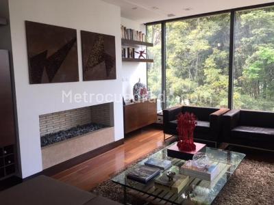 Apartamento de 3 alcobas en arriendo en Chico, Bogotá, 256 m² · foto 4 de 10