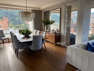 Apartamento de 3 alcobas en venta en Chico Reservado, Bogotá, 268 m² · foto 3 de 9