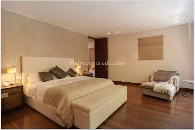 Apartamento de 3 alcobas en venta en Chico Reservado, Bogotá, 300 m² · foto 11 de 19