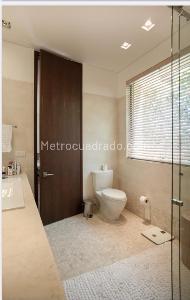 Apartamento de 3 alcobas en venta en Chico Reservado, Bogotá, 300 m² · foto 13 de 19