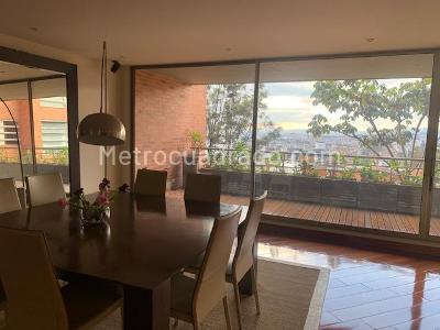 Apartamento de 3 alcobas en venta en Altos Del Retiro, Bogotá, 312 m² · foto 2 de 20