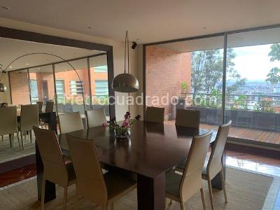 Apartamento de 3 alcobas en venta en Altos Del Retiro, Bogotá, 312 m² · foto 5 de 20