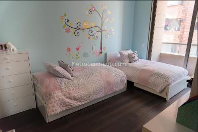 Apartamento de 3 alcobas en venta en Chico Nogal, Bogotá, 240 m² · foto 13 de 20