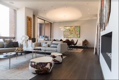 Apartamento de 3 alcobas en venta en Chico Nogal, Bogotá, 240 m² · foto 2 de 20
