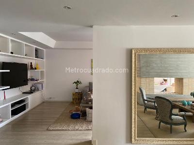 Apartamento de 3 alcobas en venta en Chico Nogal, Bogotá, 265 m² · foto 2 de 14