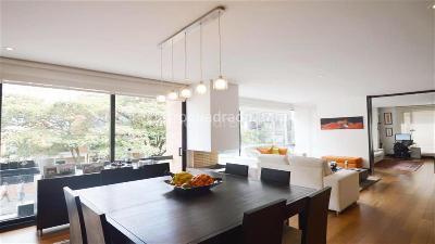 Apartamento de 3 alcobas en venta en Chico Reservado, Bogotá, 200 m² · foto 2 de 9