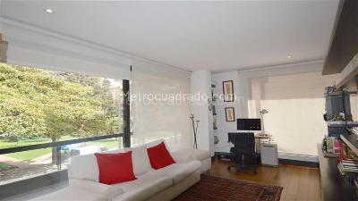 Apartamento de 3 alcobas en venta en Chico Reservado, Bogotá, 200 m² · foto 3 de 9