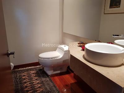 Apartamento de 3 alcobas en venta en La Cabrera, Bogotá, 260 m² · foto 4 de 20