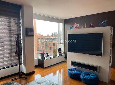 Apartamento de 3 alcobas en venta en Chico Santa Barbara, Bogotá, 190 m² · foto 15 de 17