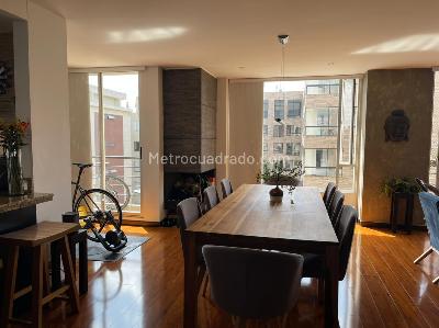 Apartamento de 3 alcobas en venta en Chico Santa Barbara, Bogotá, 190 m² · foto 2 de 17