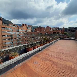 Apartamento de 4 alcobas en venta en Chico Reservado, Bogotá, 340 m² · foto 2 de 9