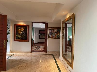 Apartamento de 3 alcobas en venta en Altos Del Retiro, Bogotá, 358 m² · foto 2 de 20