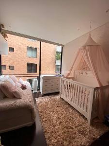 Apartamento de 3 alcobas en venta en Rosales Bella Vista, Bogotá, 208 m² · foto 14 de 20