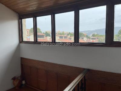 Casa de 3 alcobas en venta en Santa Coloma, Bogotá, 220 m² · foto 2 de 20