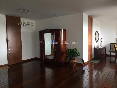 Apartamento de 3 alcobas en venta en Chico Reservado, Bogotá, 245 m² · foto 11 de 13