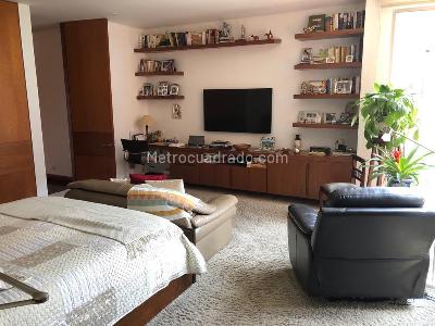 Apartamento de 3 alcobas en venta en Chico Reservado, Bogotá, 245 m² · foto 3 de 13