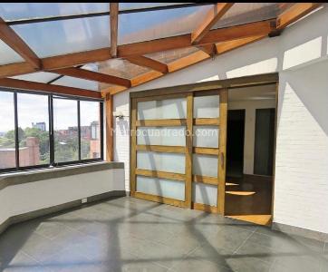 Apartamento de 4 alcobas en venta en Cabrera Chico, Bogotá, 535 m² · foto 2 de 7