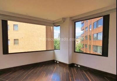 Apartamento de 4 alcobas en venta en Cabrera Chico, Bogotá, 535 m² · foto 4 de 7