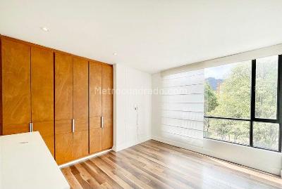 Apartamento de 3 alcobas en venta en Chico, Bogotá, 176 m² · foto 17 de 19