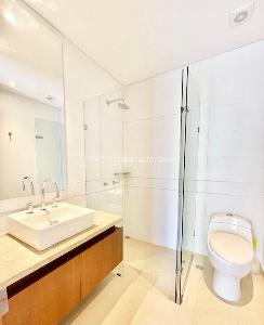 Apartamento de 3 alcobas en venta en Chico, Bogotá, 176 m² · foto 2 de 19