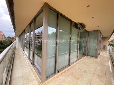 Apartamento de 3 alcobas en venta en La Cabrera, Bogotá, 295 m² · foto 3 de 13