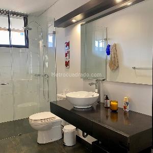 Apartamento de 3 alcobas en venta en Chico Virrey, Bogotá, 171 m² · foto 9 de 13