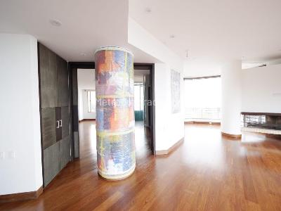 Apartamento de 2 alcobas en venta en Altos Del Retiro, Bogotá, 200 m² · foto 10 de 17