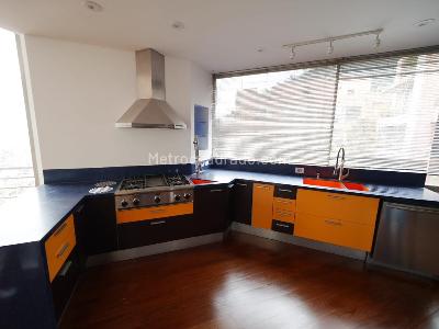 Apartamento de 2 alcobas en venta en Altos Del Retiro, Bogotá, 200 m² · foto 5 de 17