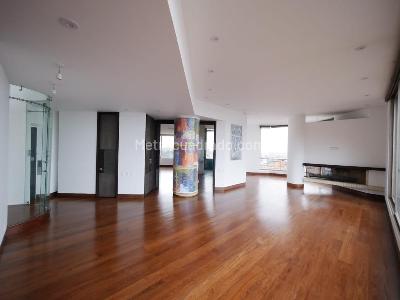 Apartamento de 2 alcobas en venta en Altos Del Retiro, Bogotá, 200 m² · foto 7 de 17