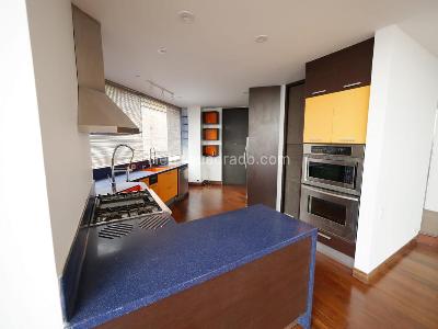 Apartamento de 2 alcobas en venta en Altos Del Retiro, Bogotá, 200 m² · foto 8 de 17