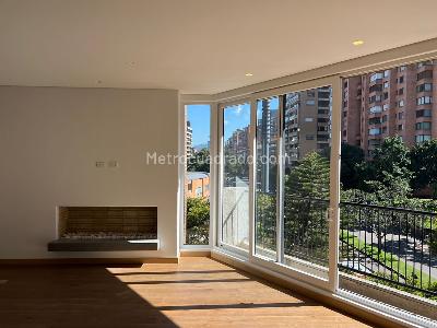 Apartamento de 3 alcobas en venta en La Cabrera, Bogotá, 142 m² · foto 2 de 13