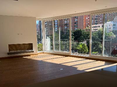 Apartamento de 3 alcobas en venta en La Cabrera, Bogotá, 142 m² · foto 4 de 13