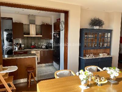 Apartamento de 2 alcobas en venta en Los Rosales, Bogotá, 145 m² · foto 2 de 19