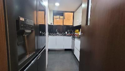 Apartamento de 3 alcobas en venta en Los Rosales, Bogotá, 152 m² · foto 12 de 15