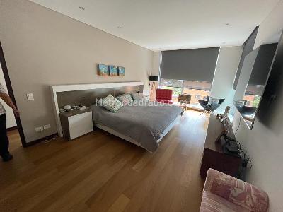 Apartamento de 3 alcobas en venta en Cabrera Chico, Bogotá, 217 m² · foto 4 de 8