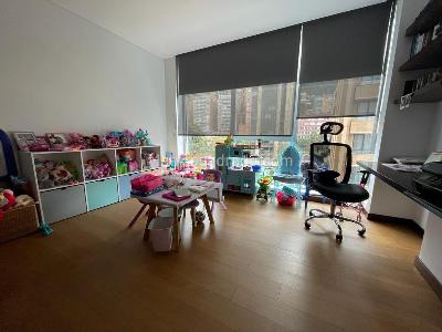 Apartamento de 3 alcobas en venta en Cabrera Chico, Bogotá, 217 m² · foto 7 de 8