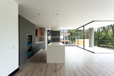 Apartamento de 3 alcobas en venta en El Virrey, Bogotá, 165 m² · foto 16 de 18