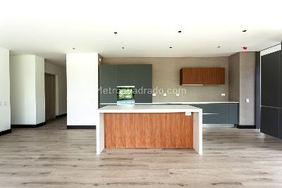 Apartamento de 3 alcobas en venta en El Virrey, Bogotá, 165 m² · foto 7 de 18