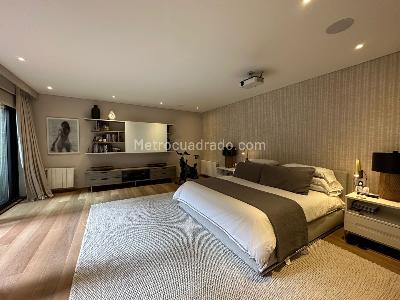 Apartamento de 3 alcobas en venta en Chico Seminario, Bogotá, 327 m² · foto 13 de 20
