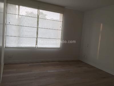 Apartamento de 3 alcobas en venta en Chico Reservado, Bogotá, 169 m² · foto 14 de 17