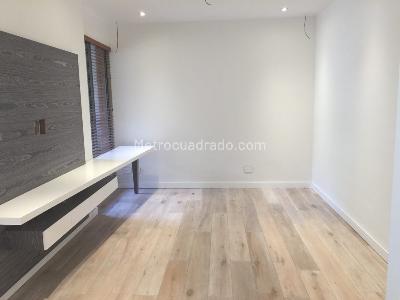 Apartamento de 3 alcobas en venta en Chico Reservado, Bogotá, 169 m² · foto 8 de 17