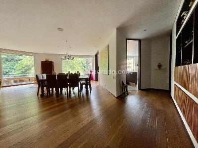 Apartamento de 3 alcobas en venta en Altos Del Retiro, Bogotá, 383 m² · foto 2 de 19